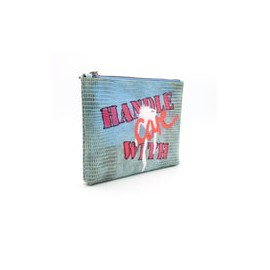 Bolsa Artistica tipo sobre "HANDLE WITH CARE"